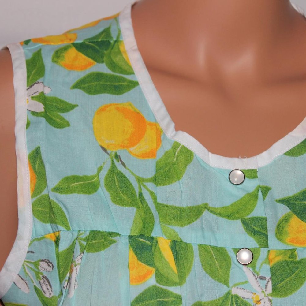 NEW – EASY ESSENTIALS SNAP FRONT SMOCK COBBLER APRON BLUE WITH LEMONS MED & LG - Picture 2 of 5